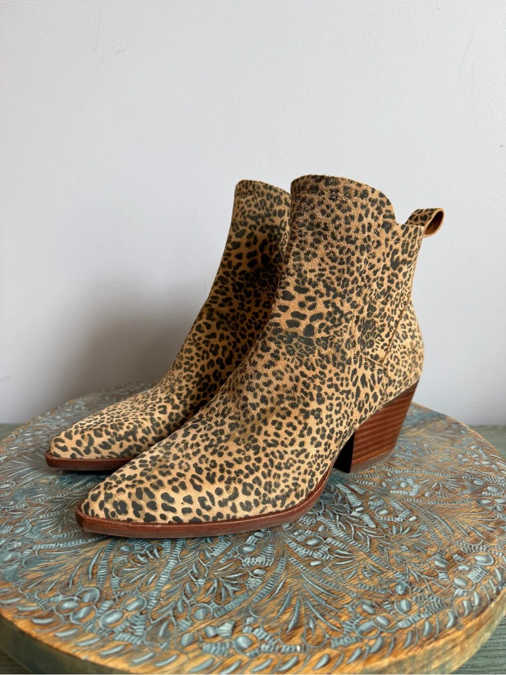 NWOT! Dolce Vita Silma Leopard ankle booties size 6.5